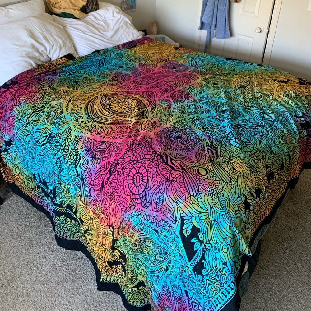 huge tie dye tapestry with Hamsa design